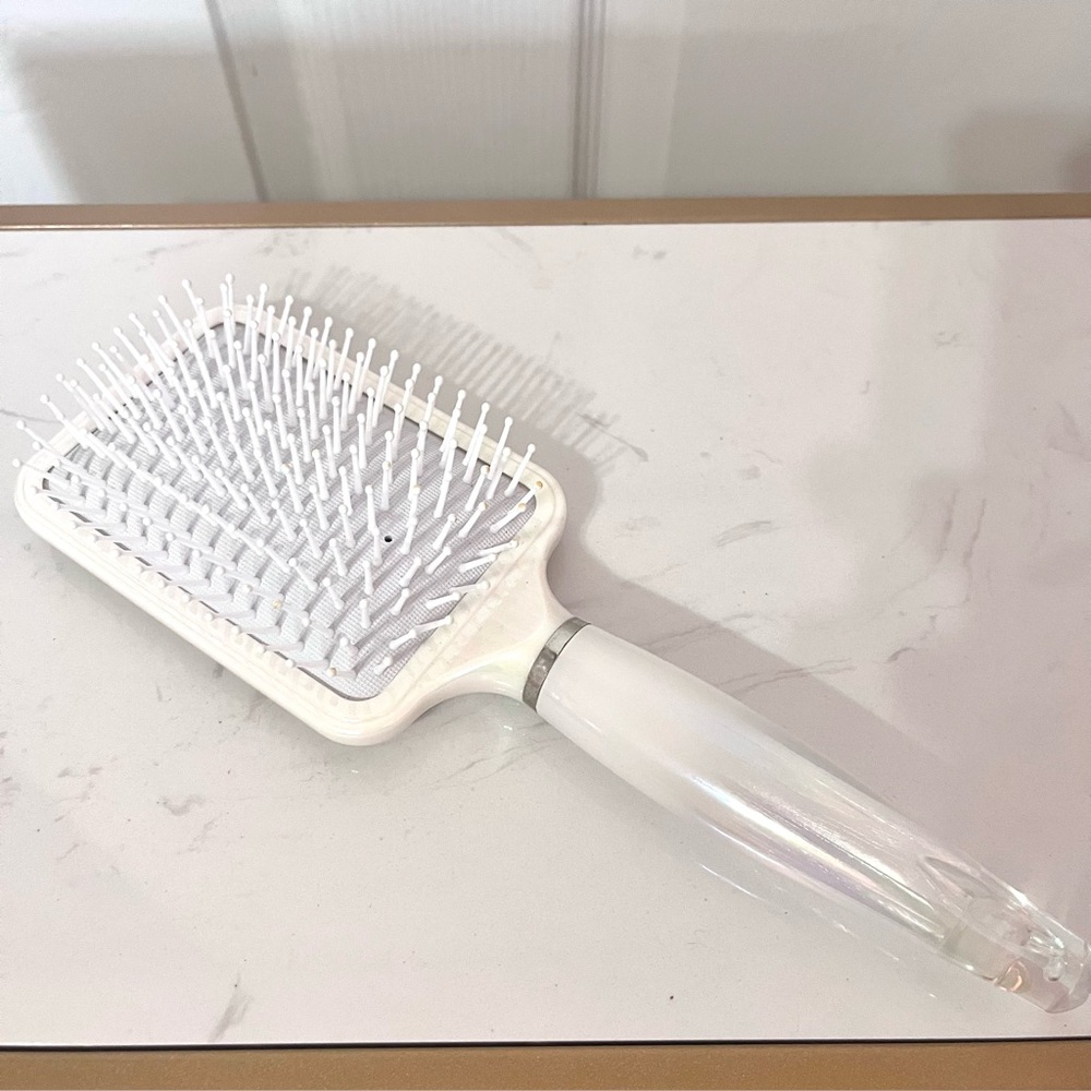 Hair Brush White Iridescent